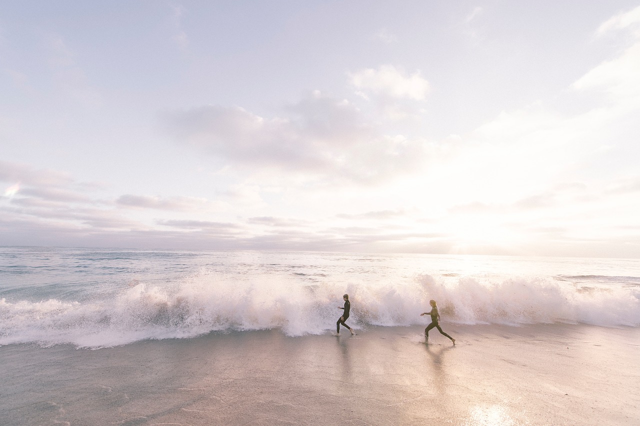 Mastering the Art of Ocean Waves: A Painting Tutorial